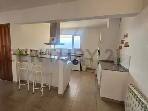 MODERNA CASA EN VENTA BARRIO PRIVADO RINCON DE MITRE, MAIPU
