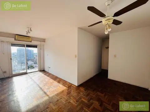 VENTA - Dpto. 3 amb. en Vte. López sobre Av. Maipú, piso alto, vistas abiertas y a actualizar!