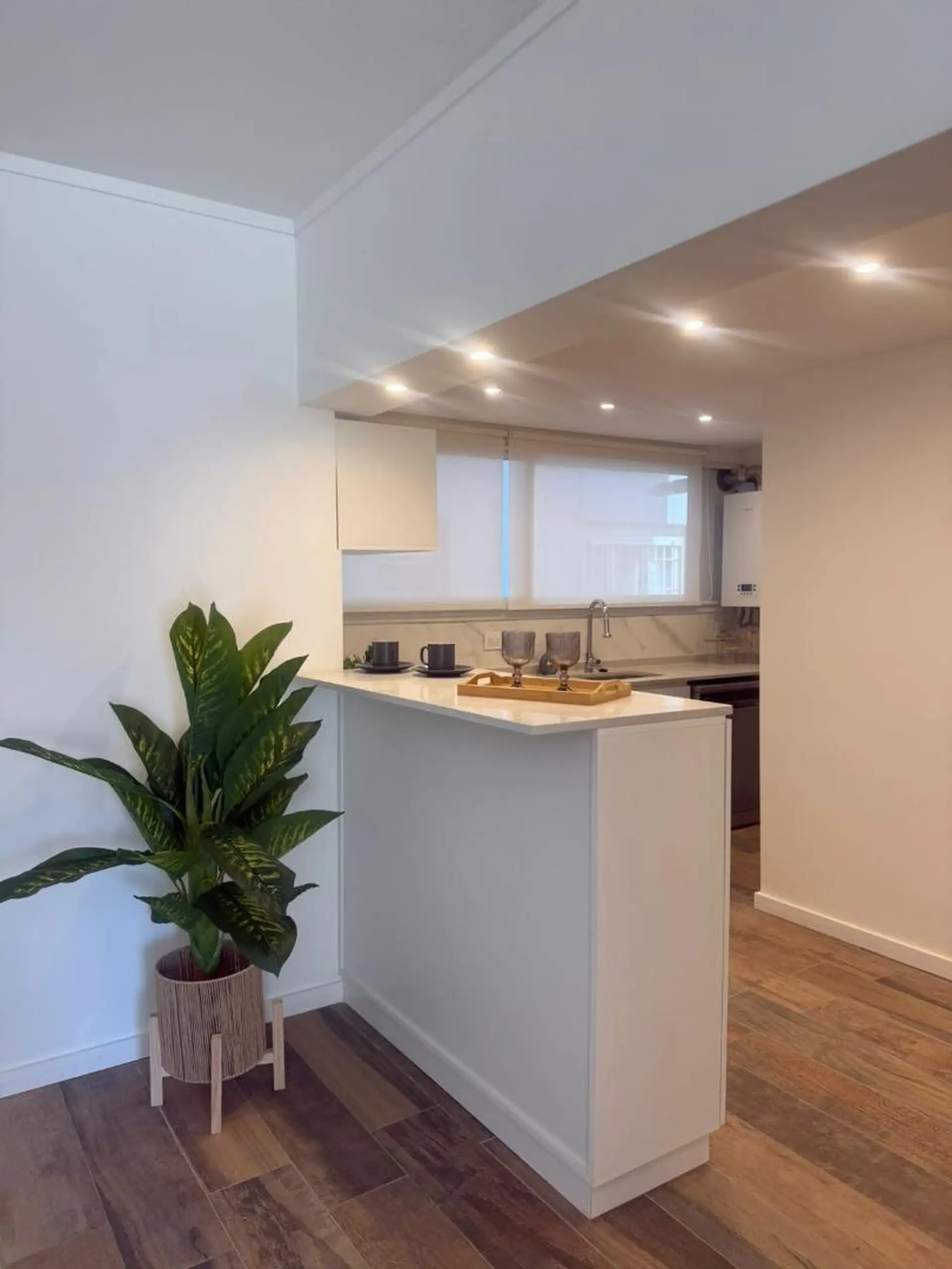 VENTA DPTO 4 AMB CON BALCÓN CORRIDO Y ESPACIO DE COCHERA