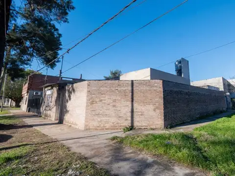 CASA MAS LOCAL - EN VENTA - DON BOSCO - SANTA FE