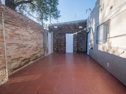 Casa 5 ambientes con 1 baño