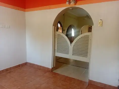 Casa en Alquiler con 1 cochera