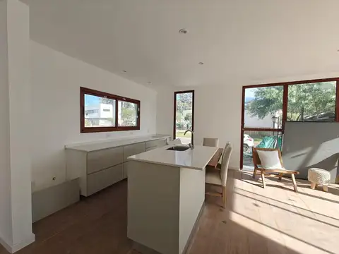 Casa 4 ambientes con 3 baños
