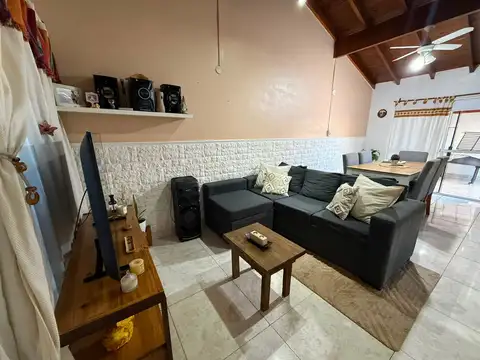 CASA 4 AMBIENTES VENTA GARIN BARRIO AMAD
