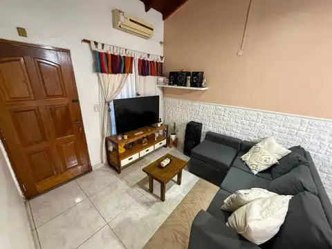 Casa 4 ambientes con 1 baño