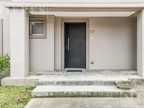 Casa en Venta con 7 cocheras