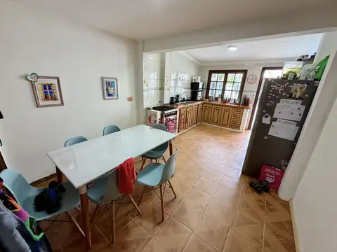 Casa 3 ambientes con 2 baños