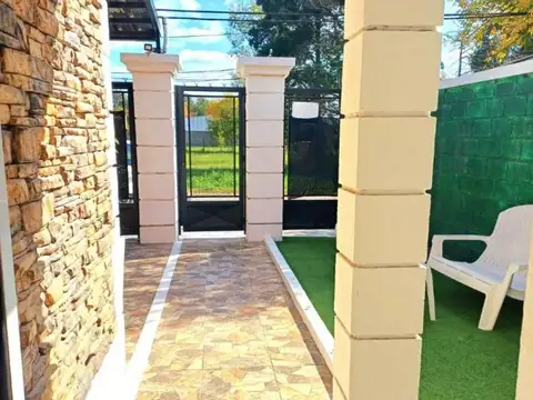 Casa 4 ambientes con 2 baños
