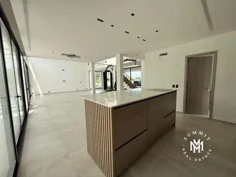 Casa en Venta al Oeste