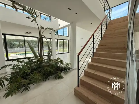 Casa en  Venta 5 amb Greenville Financiada!