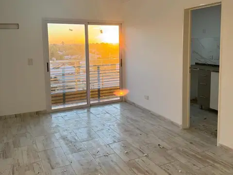 Departamento en Alquiler en Moron, $ 630.000