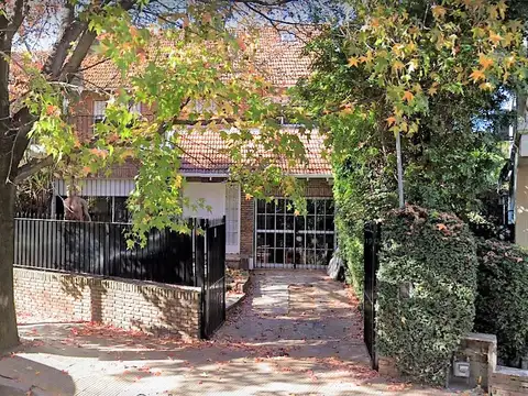 Casa en Alquiler en San Isidro | Casco Histórico | 4 Dormitorios | Jardín| Cochera