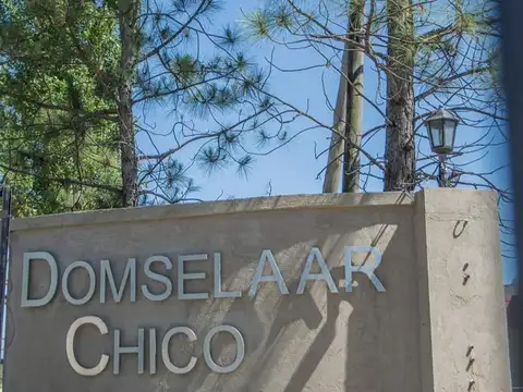 Casa en esquina, parque y pileta, Domselaar Chico