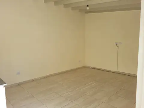 Depto Tipo Casa en Alquiler de 2 ambientes