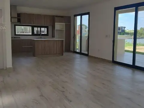Casa en Venta en El Cantón - Barrio Islas, USD 350.000