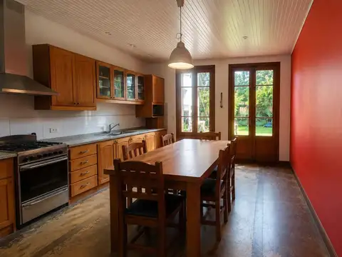 Casa 5 ambientes con 3 baños