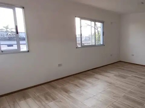 Departamento en Alquiler en Alberdi, $ 350.000