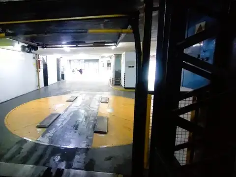 Cochera en venta en Tribunales