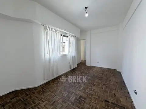 PARAGUAY AL 2600 - COCHERA PATIO LUMINOSO APTO PROFESIONAL