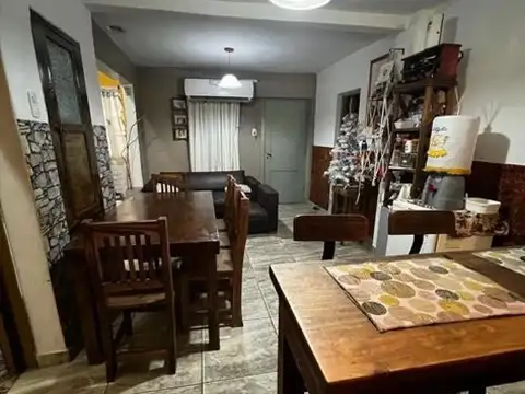 Casa 5 ambientes con 1 baño