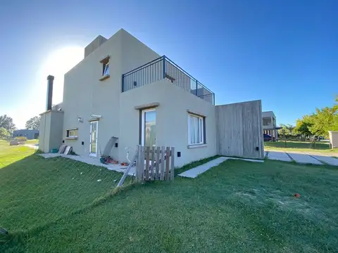 CASA 5 AMBIENTES EN ALQUILER EN CANNING 