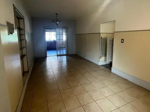 Casa 4 ambientes con 1 baño