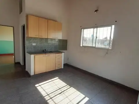 EN ALQUILER PH 2 AMBIENTES EN CASANOVA