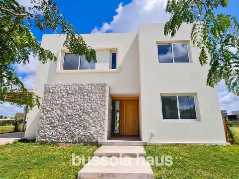 Casa en venta de 7 ambientes con pileta en Riberas Puertos Escobar