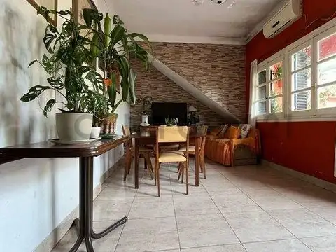 Depto Tipo Casa en Venta de 4 dormitorios