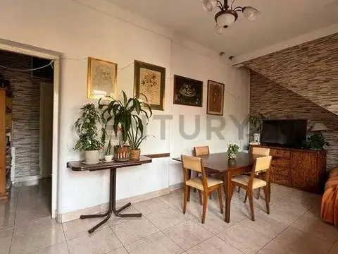 Depto Tipo Casa en Venta de 5 ambientes