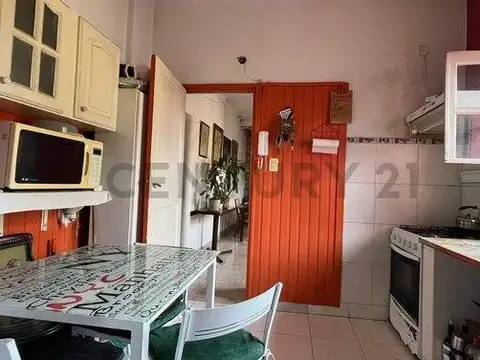 Depto Tipo Casa 5 ambientes con 2 baños