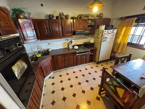 Venta en block de 4 departamentos sobre lote de 8,66x37 mts