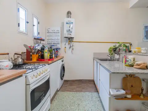 Venta casa en Villa Urquiza c/ jardín (acepta permuta)