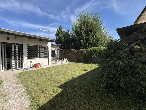 Casa en Venta c/ 3 Dormitorios, Parque y Pileta