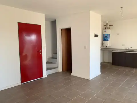 Casa 3 ambientes con 2 baños