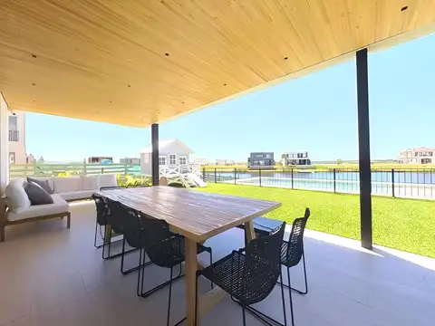 ALQUILER CASA AL LAGO BARRIO COSTAS PUERTOS