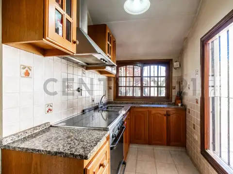 Casa en Venta con 5 cocheras