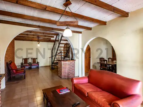 VENTA CASA 5 AMB QUINCHO Y PILETA UBICADO EN SÀENZ PEÑA