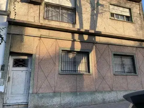 PH tipo Casa con 2 departamentos.