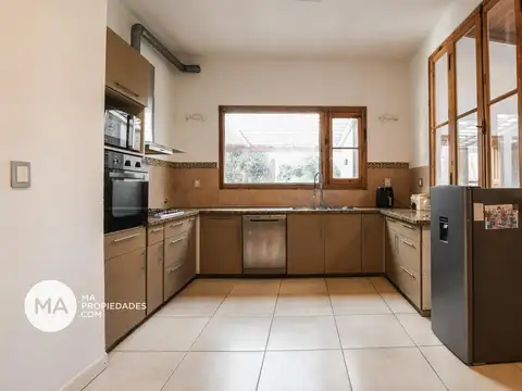 Casa en Alquiler en Funes, USD 2.000