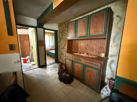 Venta casa 5 amb, garaje, quincho, parque y depto.