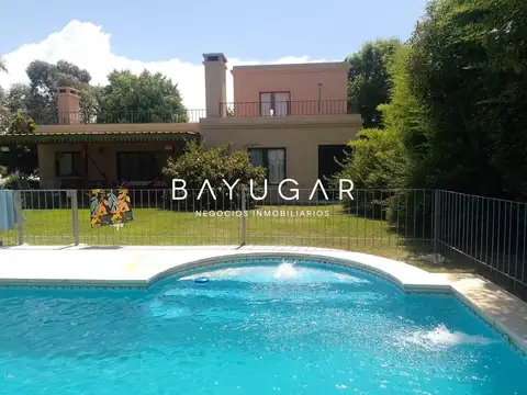 Alquiler - Casa Amoblada en Barrio Los Alcanfores - Pilar