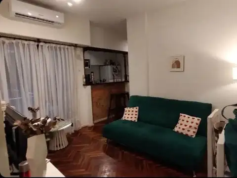 Se vende un agradable departamento de 2 ambientes  Recoleta