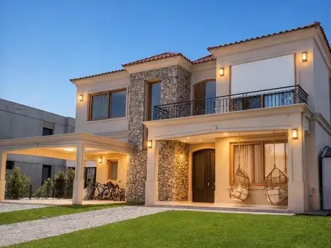 Casa en Venta con 7 cocheras