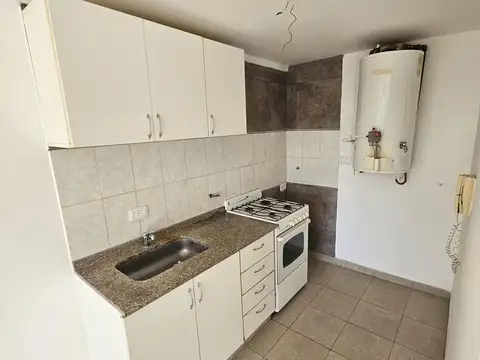 Ayacucho  al 1600, amplio y moderno monoambiente externo con balcon