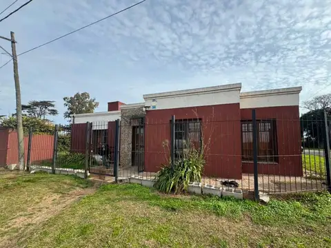 CASA EN VENTA EN PERGAMINO CON PILETA