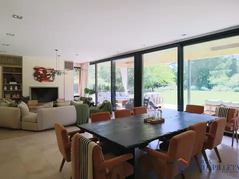 Impecable casa con lindisimo jardin en venta en ALTOS DEL PILAR-  TERESA URDAPILLETA PROPIEDADES