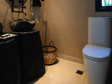 Casa en venta en Altos de Pilar estilo moderno
