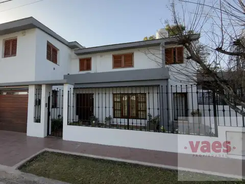 VENTA - Casa de 3 dormitorios en Alto Verde