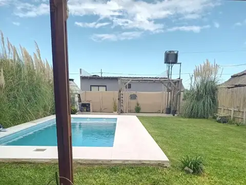 Casa con Pileta en Barrio Cerrado